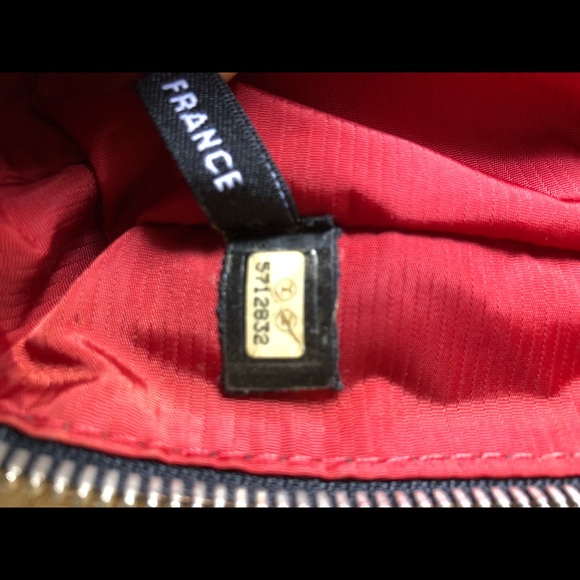 💕ONE DAY SALE! Beautiful Auth Chanel Bag!💗 - Picture 5 of 6